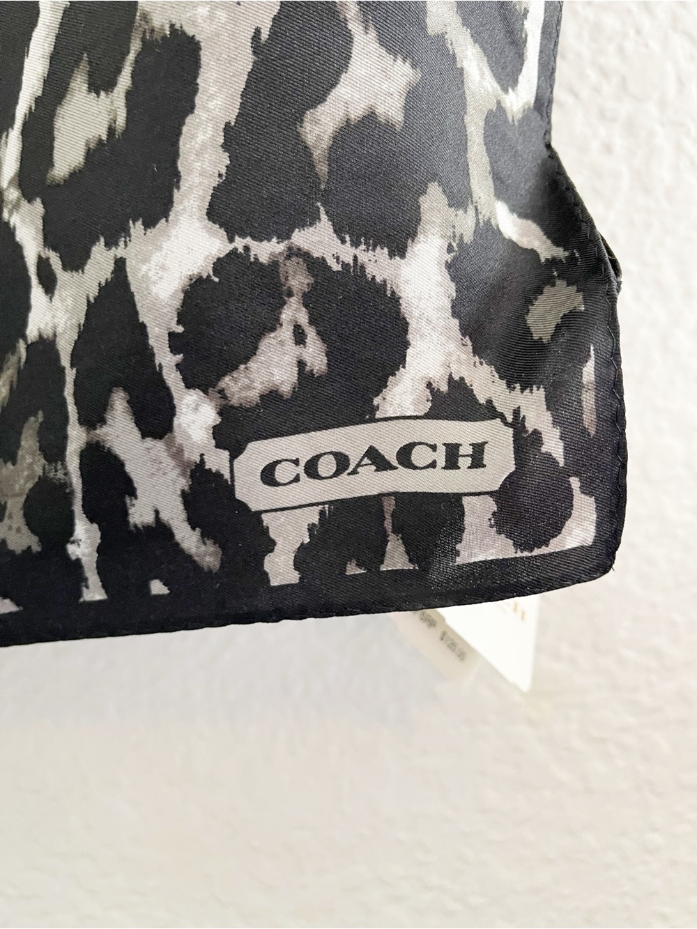 Coach Black & White Leopard Silk Scarf
NWT 36 x36 - Picture 2 of 6